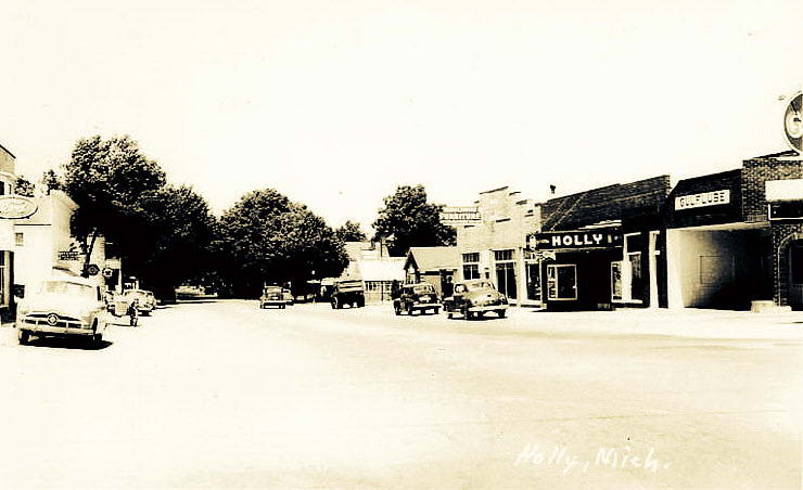Holly Theatre - Old Postcard View (newer photo)